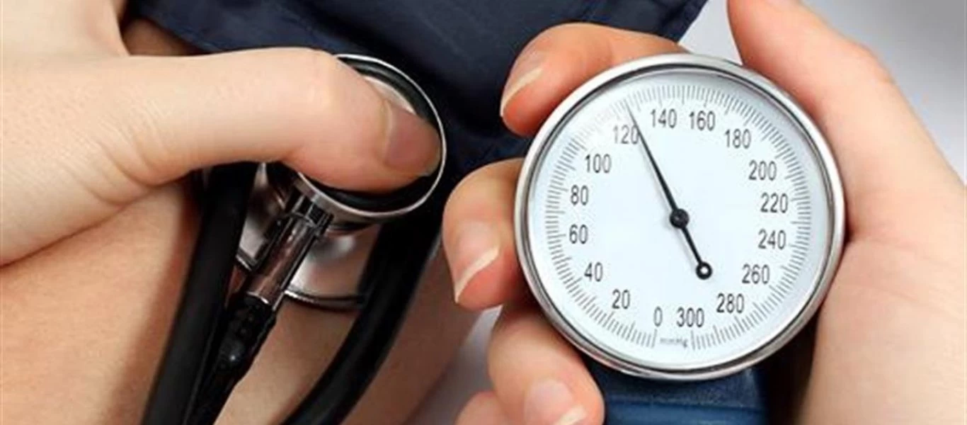 Πως να ρίξετε την πίεση σας με 3 κινήσεις σε 5 λεπτά χωρίς φάρμακα! Από τον γιατρό της Σπαρτάκ Μόσχας